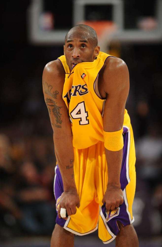 篮球火箭旧将回归休城，粉丝热烈欢迎（火箭旧将重返休城，球迷热情相迎）