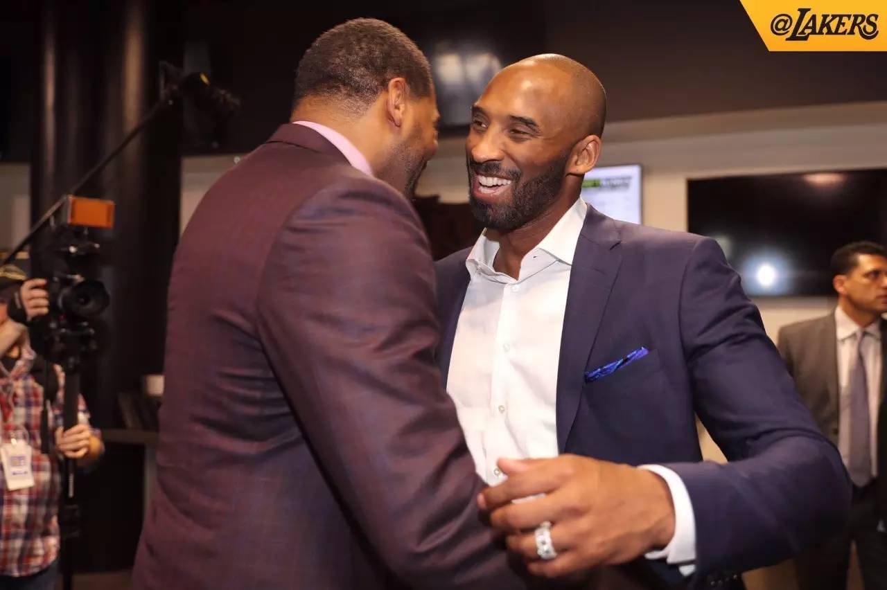 德容恩谈赢切尔西：他们是世俱杯冠军，但我们清楚该如何去踢（德容恩谈胜切尔西：对手是世俱杯得主，我们清楚该怎么踢）