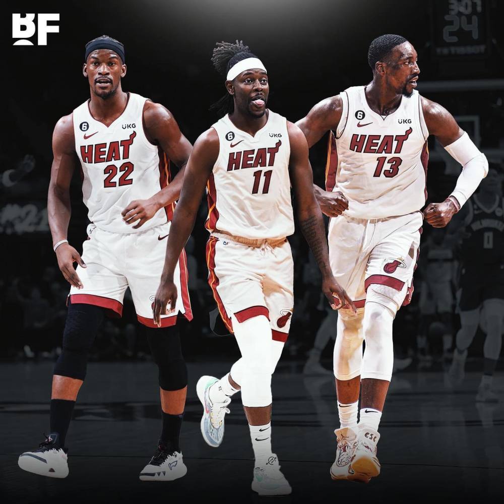 巴萨半场0-1落后法兰克福（半场战罢，巴萨0-1暂时落后法兰克福）