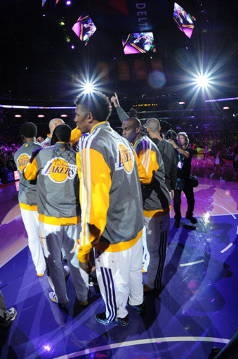 梅州客家因财务危机降级，未能延续奇迹，暴露中国足球现实困境。（财务危机致梅州客家降级，奇迹难续，折射中国足球困局）