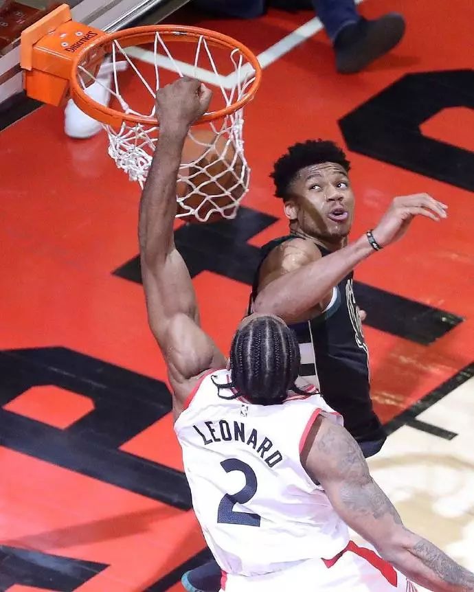 米体：泽林斯基本有望德比首发，但国家队赛后他出现身体问题（米体：泽林斯基有望在德比首发，但国家队赛后身体出现状况）