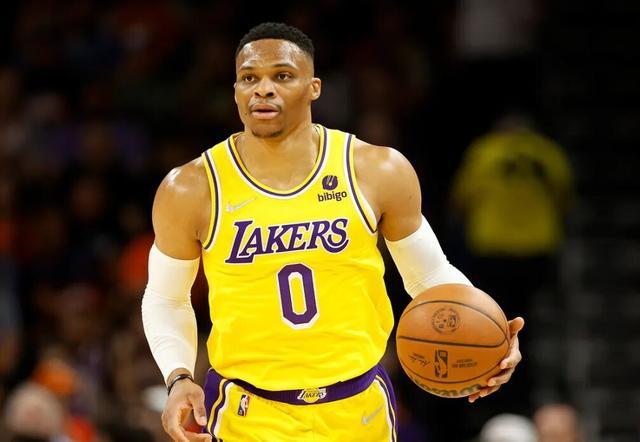 斯瓦泰克首次亮相武网：我也许能闯进决赛，萨巴伦卡很强但不会影响我的发挥（斯瓦泰克武网首秀：自信冲击决赛，称萨巴伦卡强劲但不影响发挥）