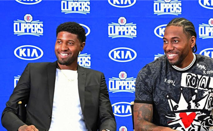 意乙巴里队客场0-5惨败，在返程航班上球迷与球员发生冲突（意乙巴里客场0比5大败，返程航班上球迷与球员爆发冲突）